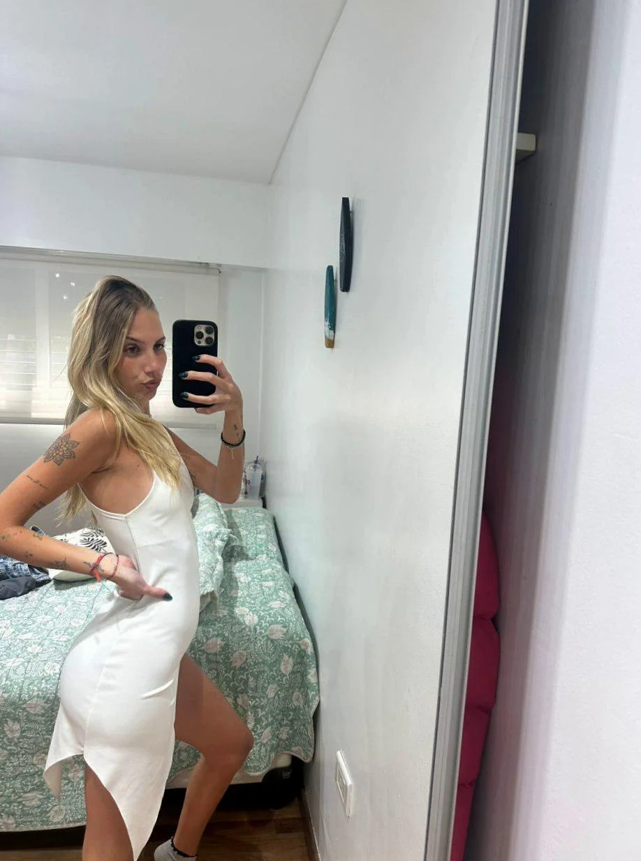 Heading out for a party, is my dress slaying? picture 1 of 1