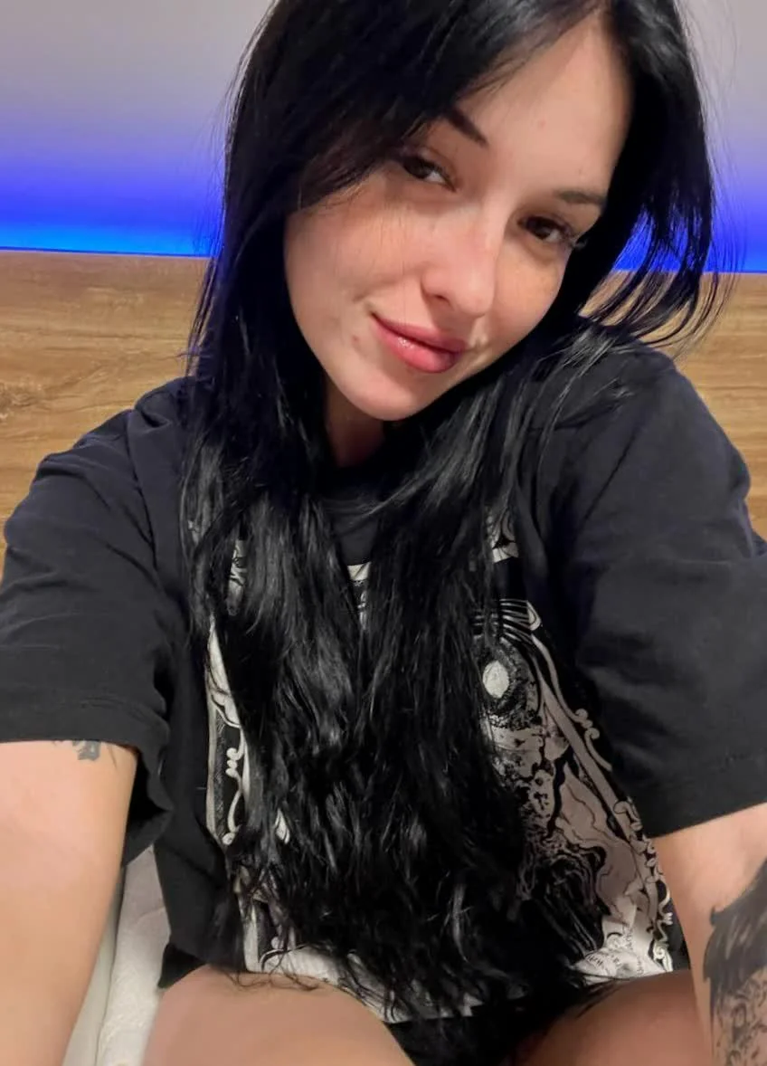 This is my flirty smile trying to be sexy lol picture 1 of 1