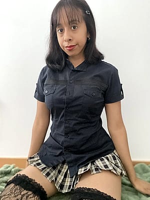 What do you think of my outfit to go to classes? Is it too much?'