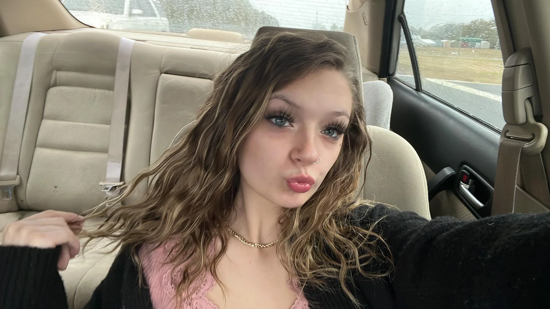 20yr MILF , like what you see ? ;) picture 5 of 5