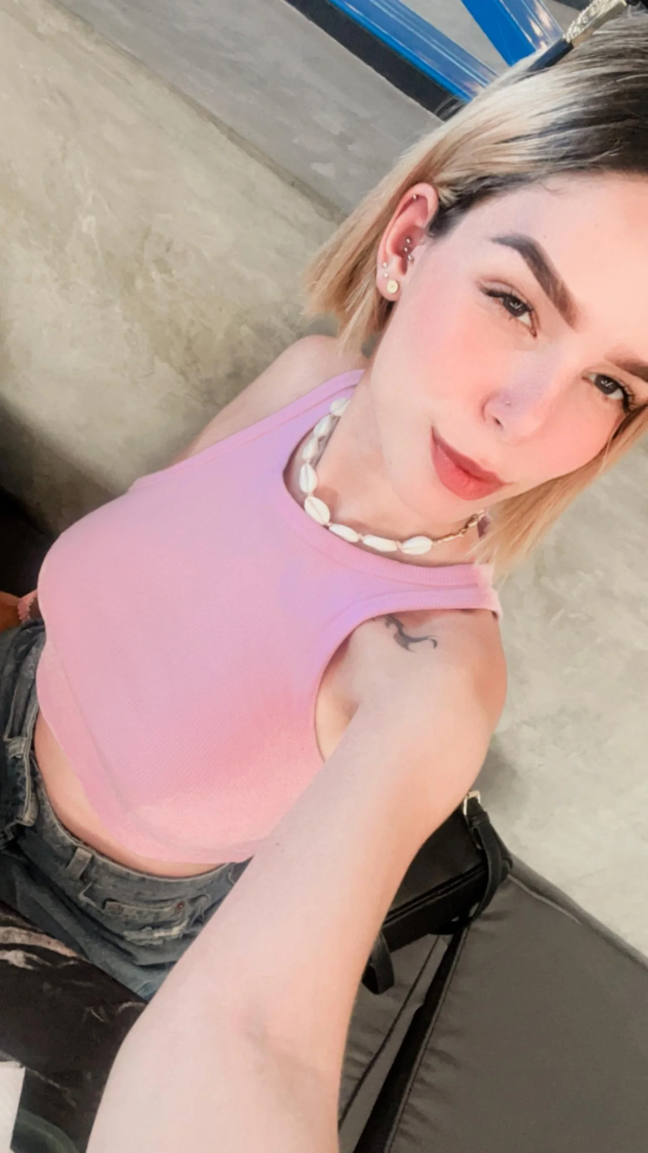 Pretty enough to go out with you? picture 1 of 1
