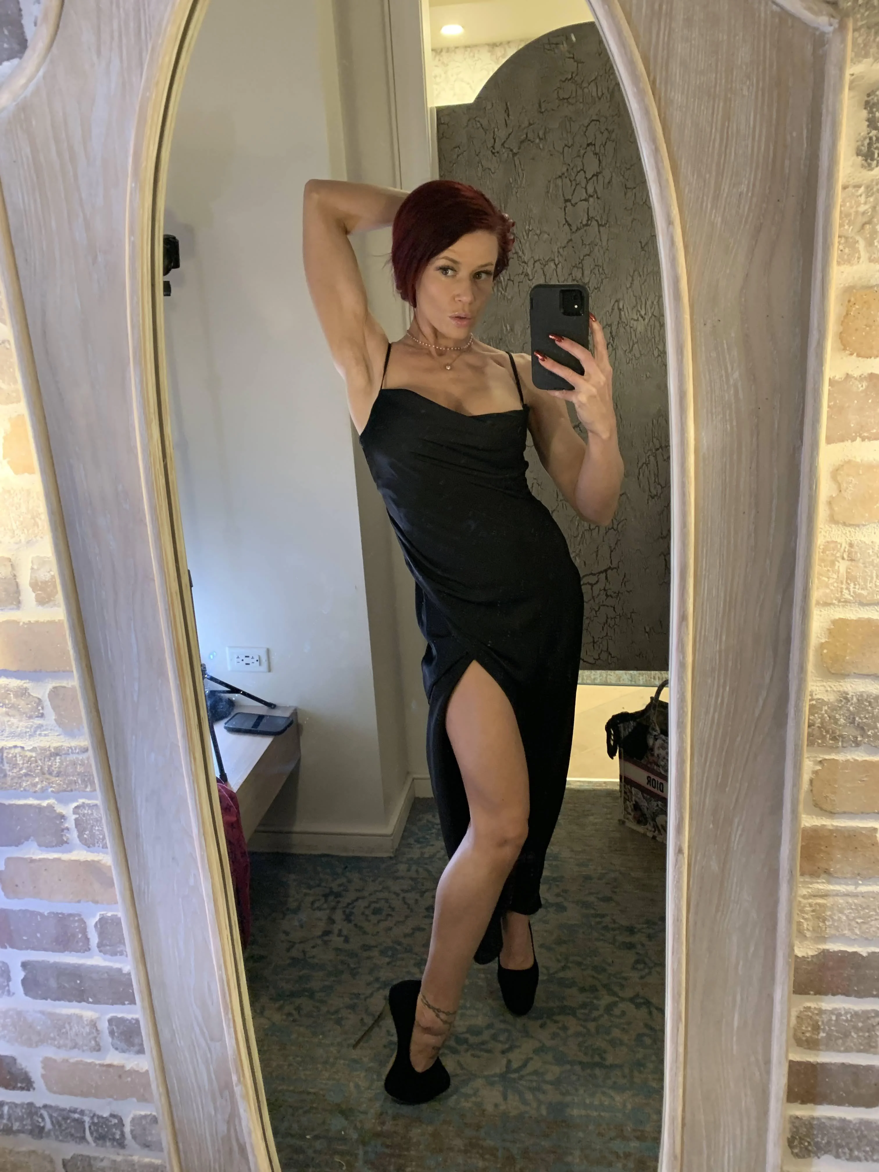 Sexy looking indeed picture 1 of 1