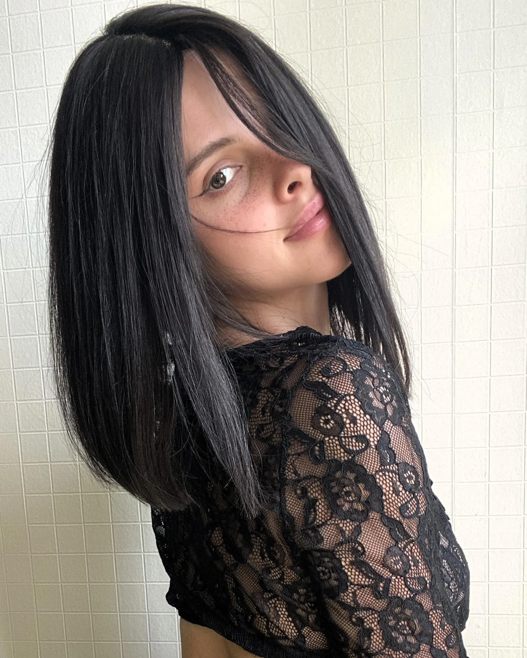 Do you think I look hot? F118 picture 1 of 1