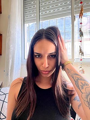 Careful, you might fall for this lips'