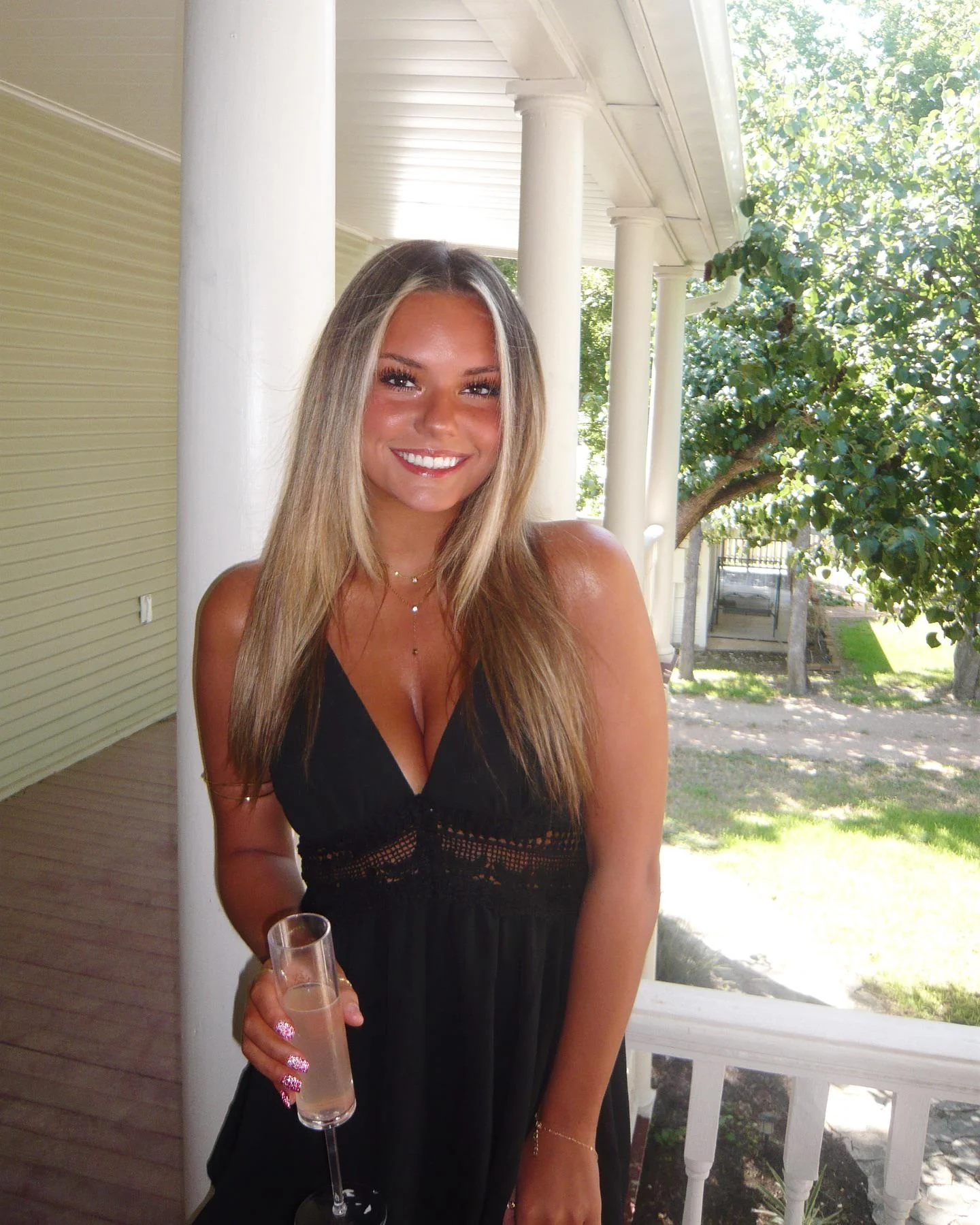 Candice picture 1 of 1