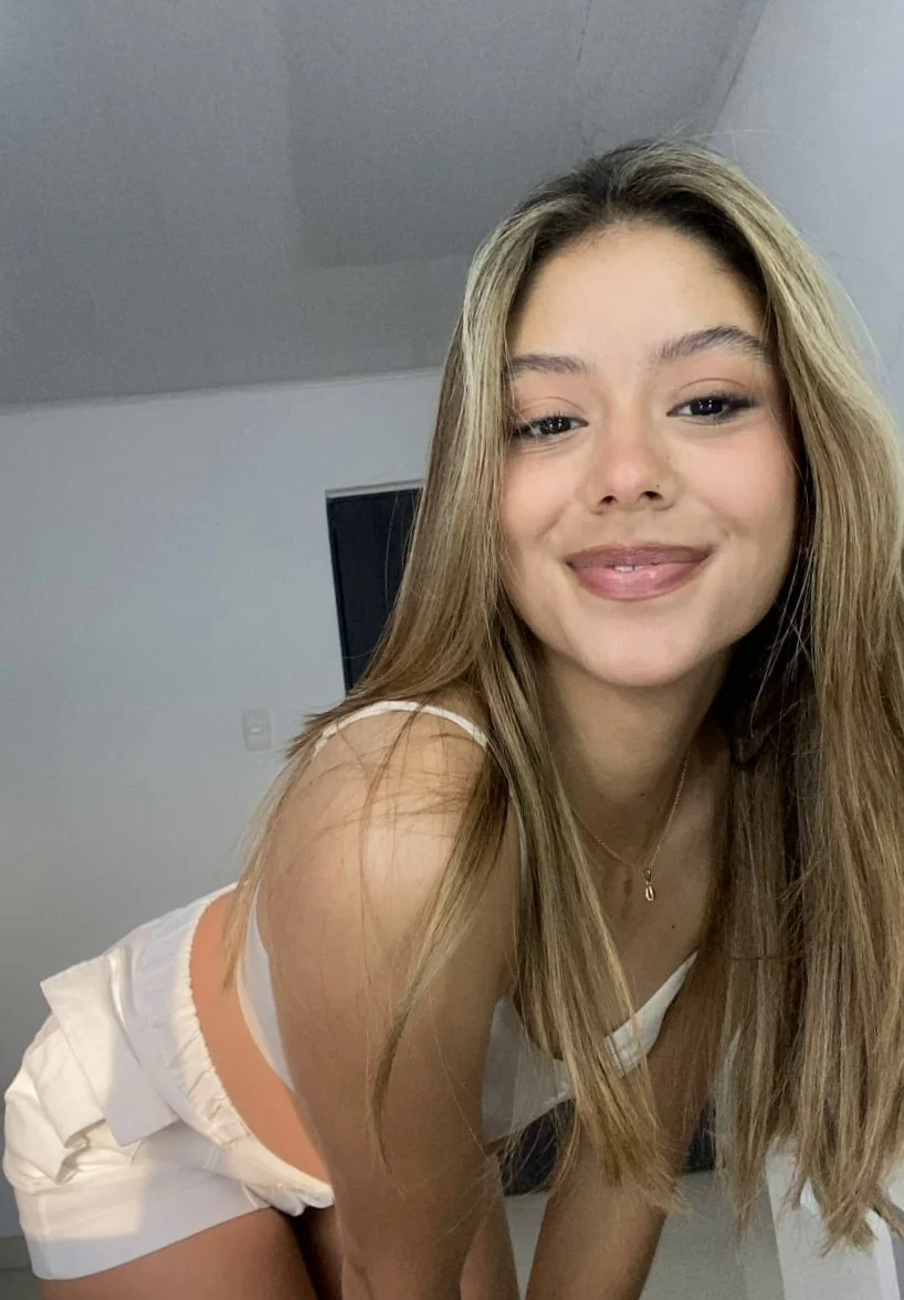 will you date a girl like me picture 1 of 1