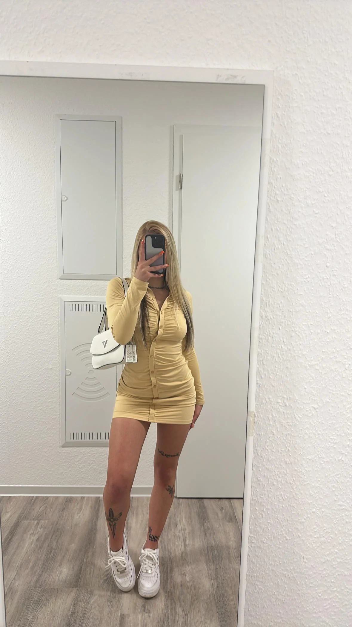 When life gives you yellow, flex it. picture 1 of 1
