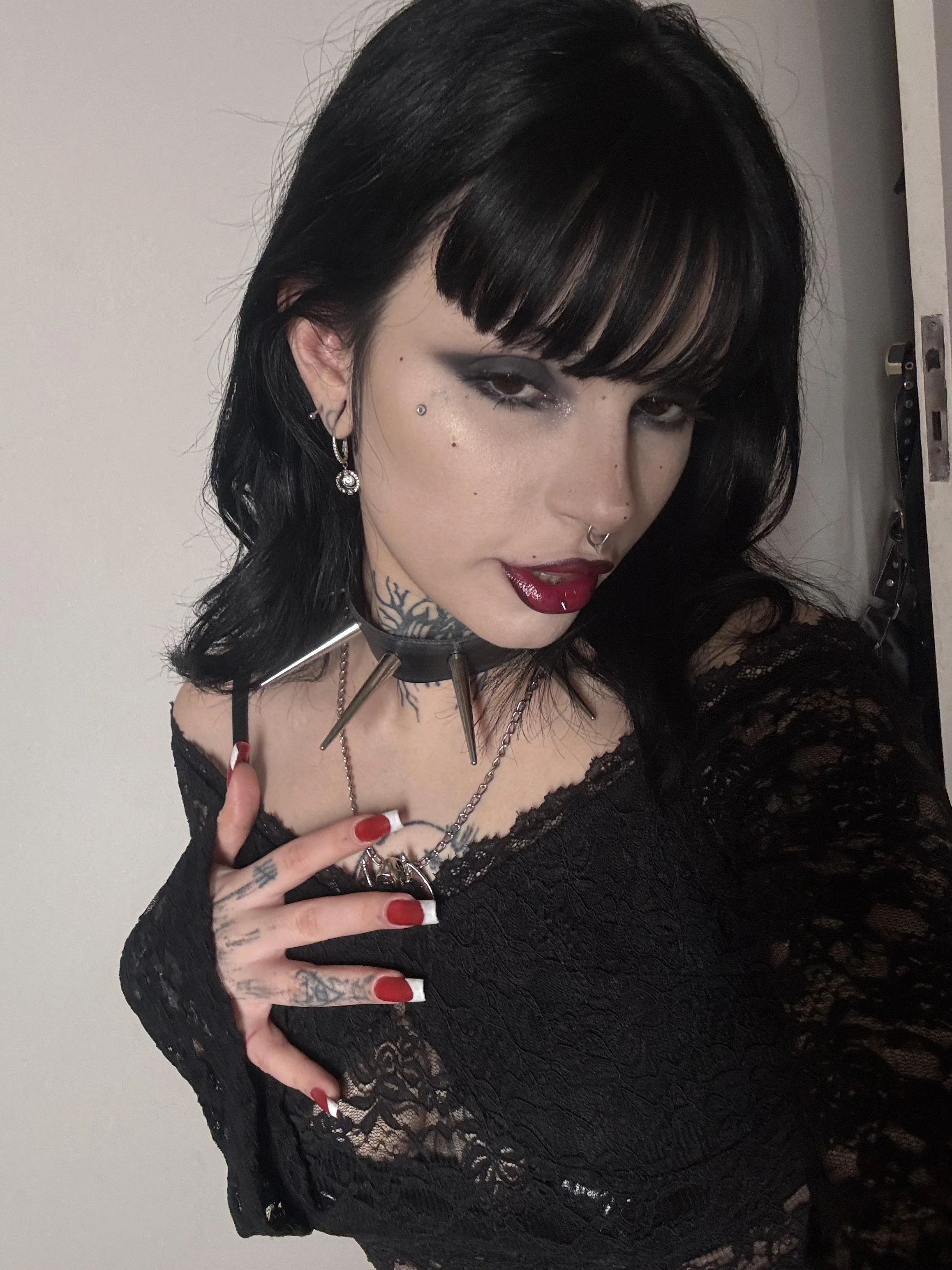 Hang out with me picture 1 of 1