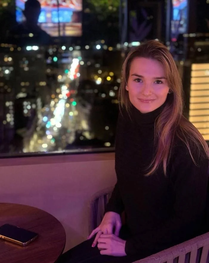 Black suits me perfectly picture 1 of 1