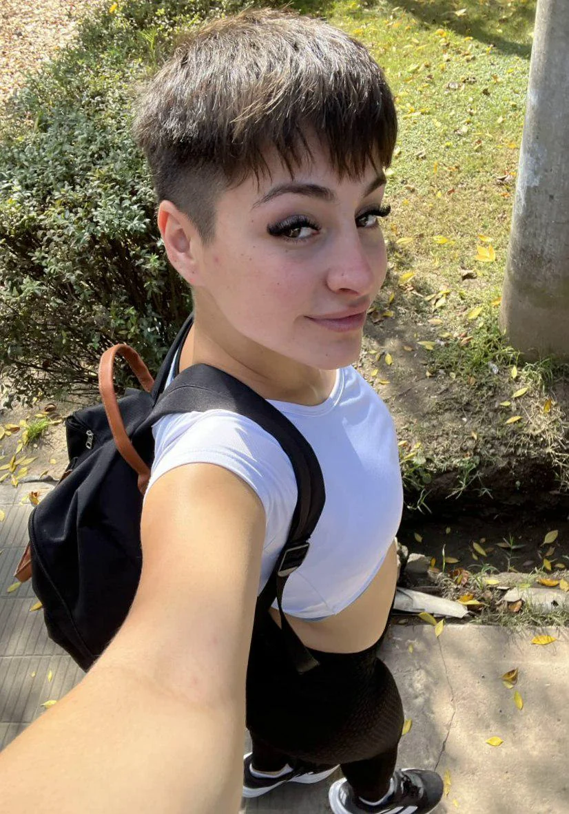 Off to gym, ready for summer picture 1 of 1