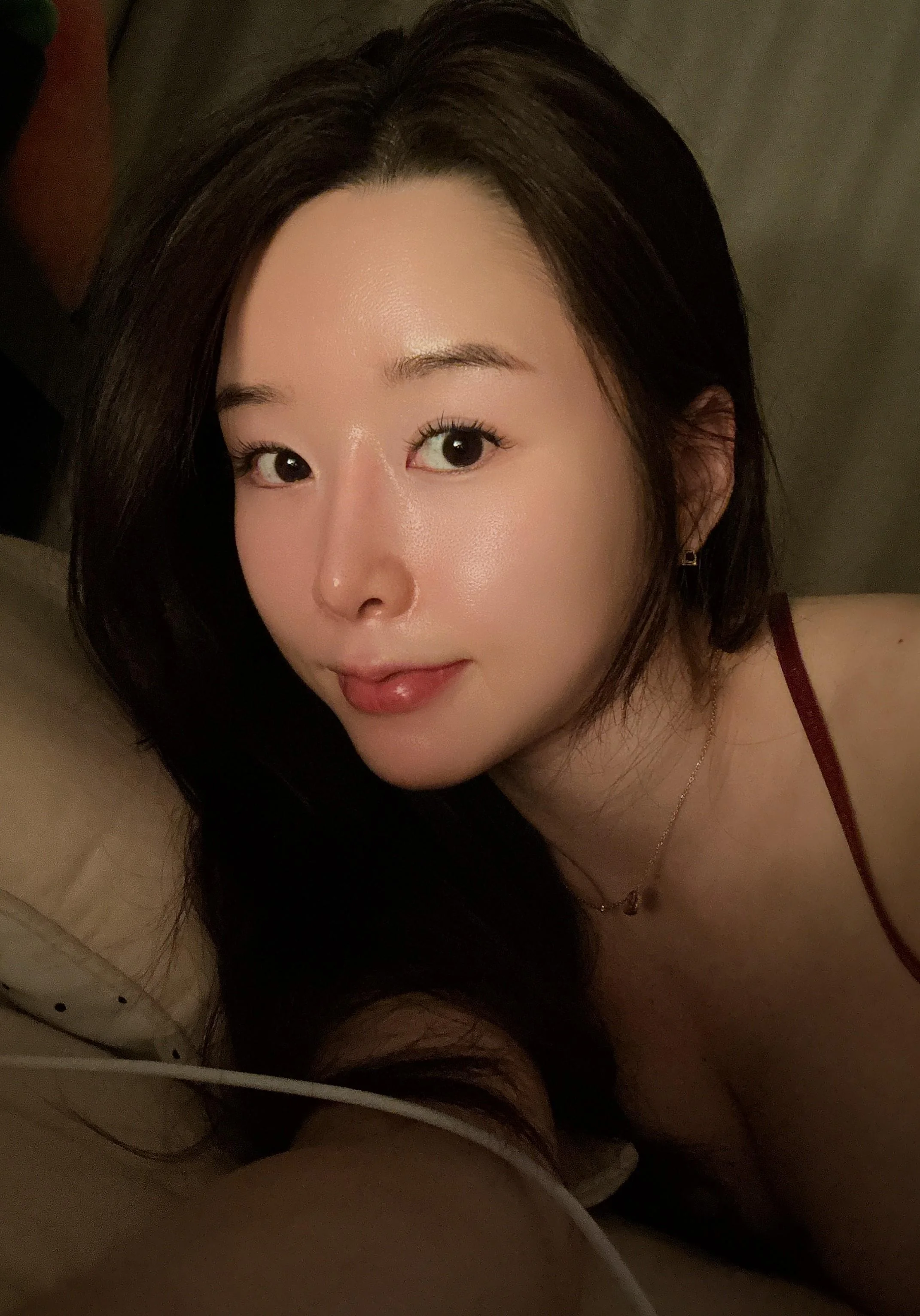 Do you find me beautiful picture 1 of 1