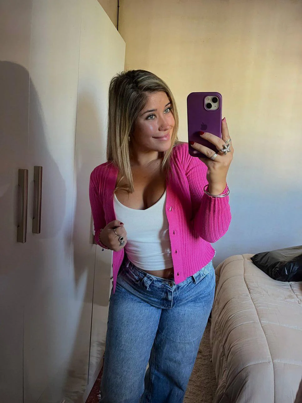 I’m not sure if this outfit’s doing it for me, but I’d love to hear if it’s catching your eye picture 1 of 1