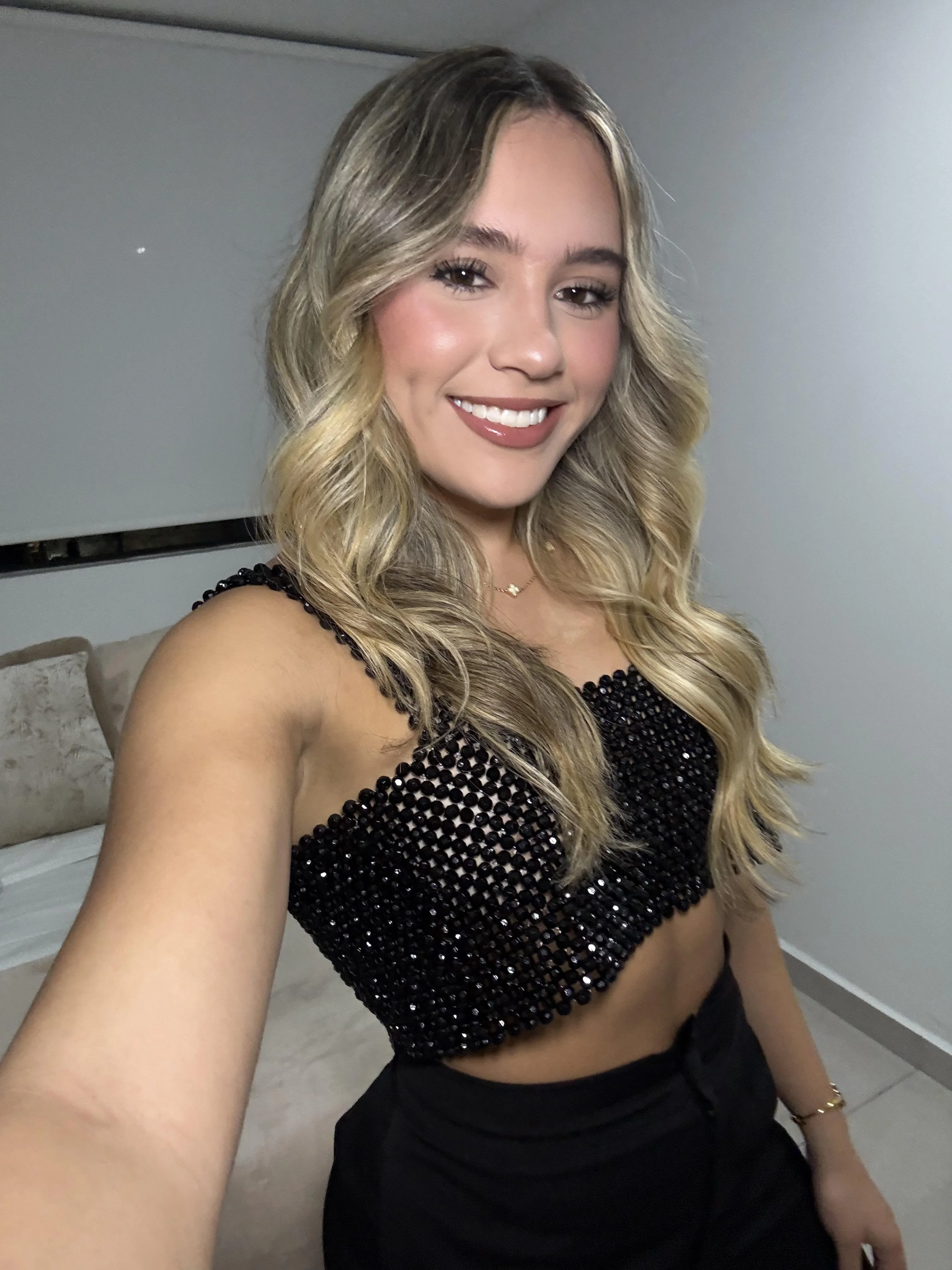Classy chick picture 1 of 1