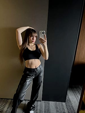 one of the options for a quick outfit for a walk with the girls'