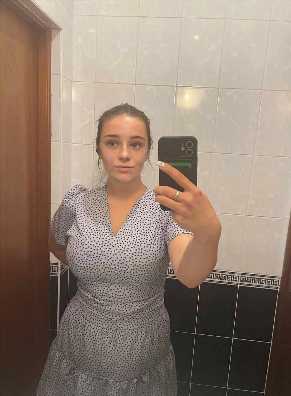 I am not thin but I like to look classy picture 1 of 1