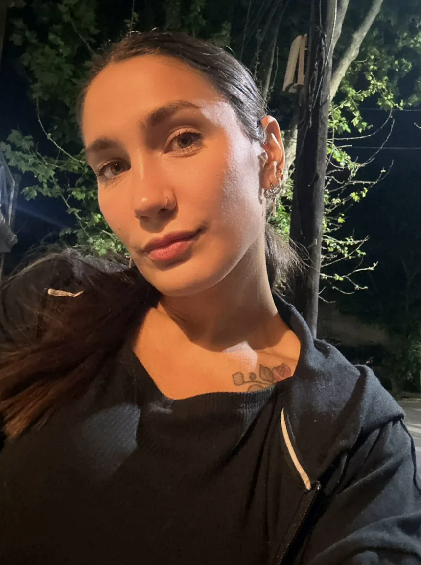 I look naturally classy and beautiful without any makeup. picture 1 of 1