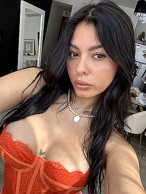 Be honest, am i hot? F23'
