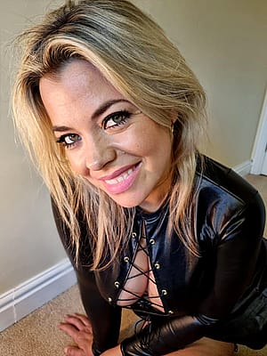 Does my smile make me hot'
