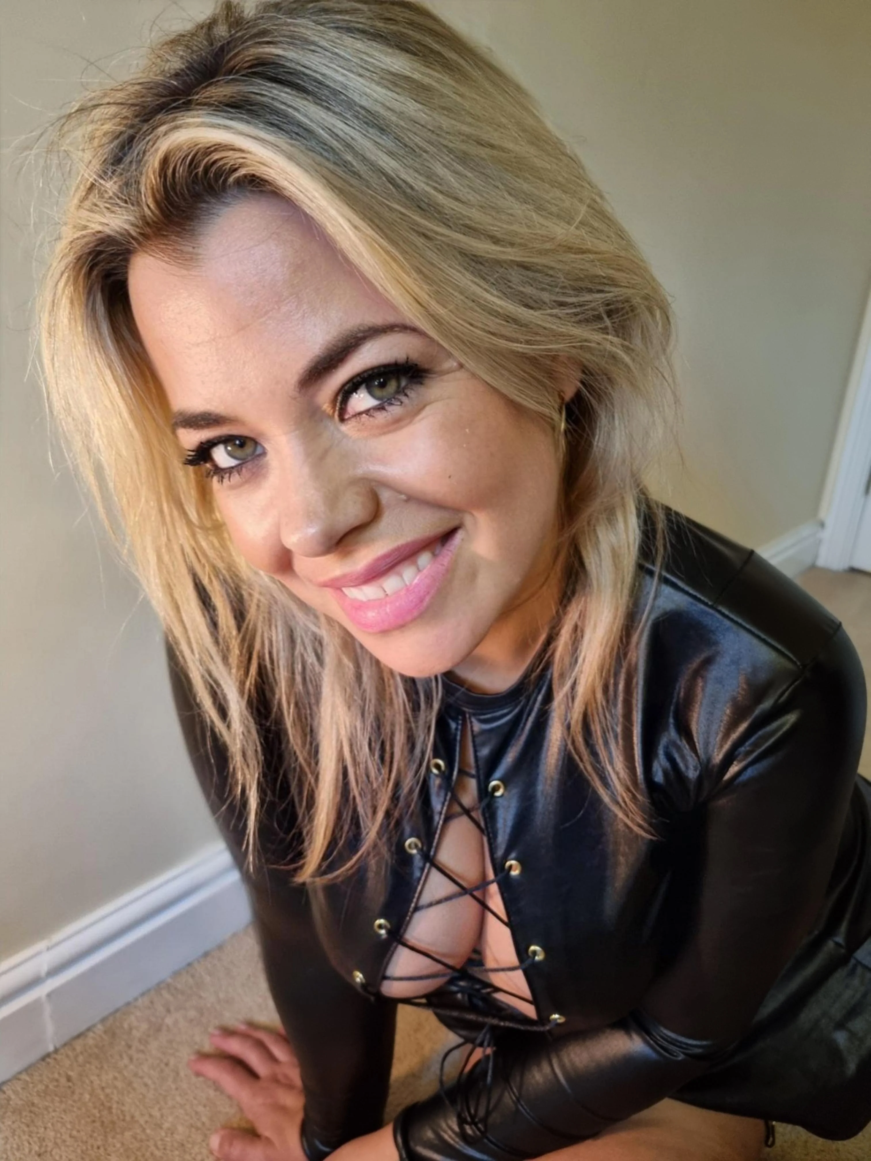 Does my smile make me hot picture 1 of 1