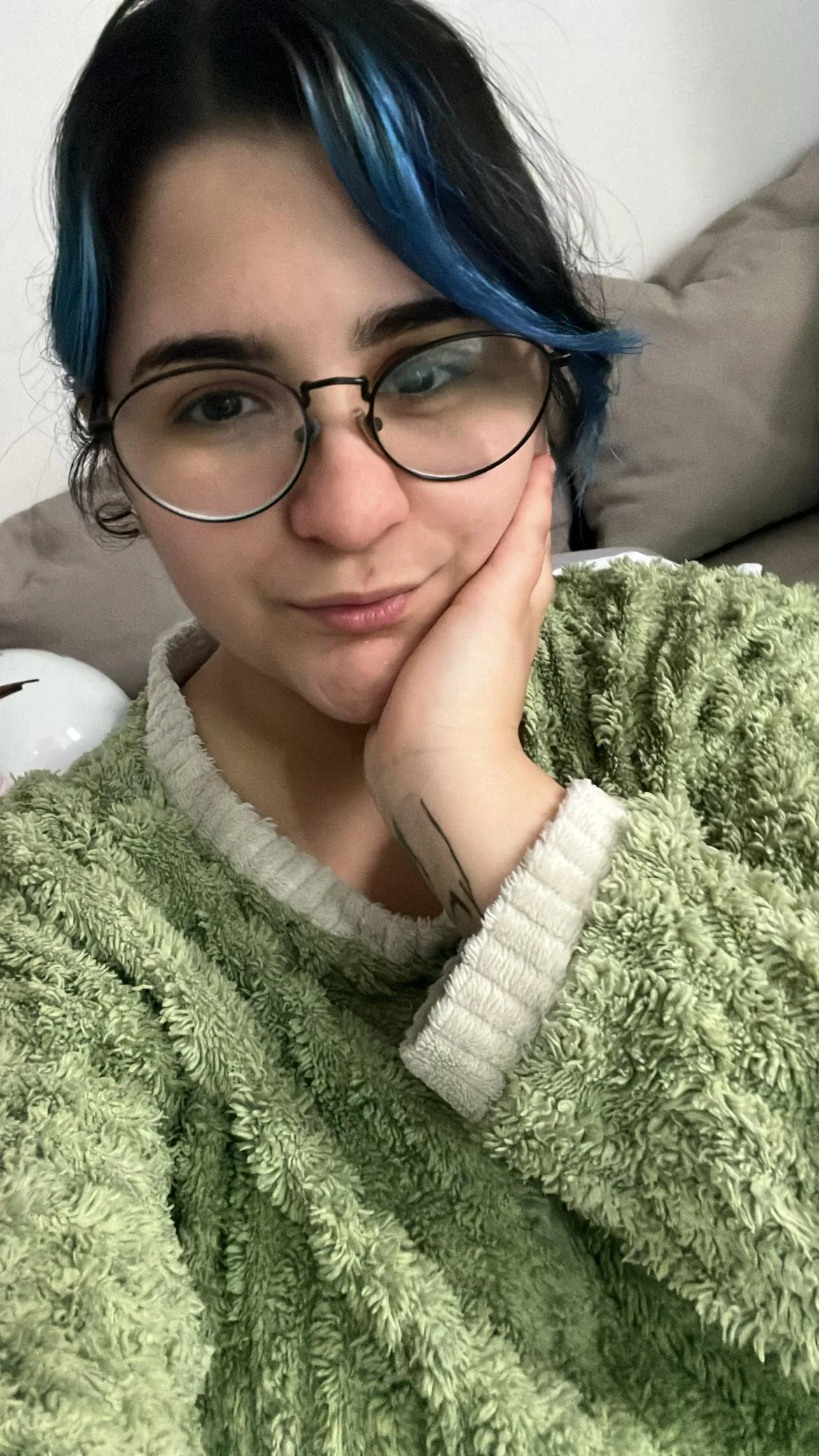 Do you honestly think I'm beautiful? picture 1 of 1