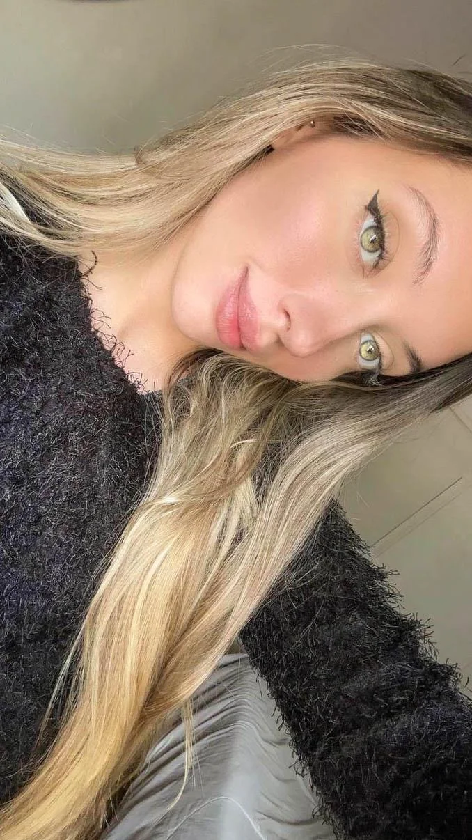 Am I hot? picture 1 of 1