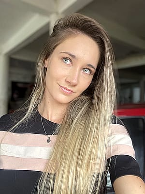 honestly, am I pretty enough to be your girlfriend?'