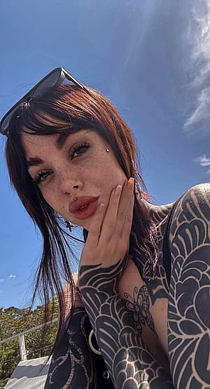 gothgirl, hot or nah? f27'