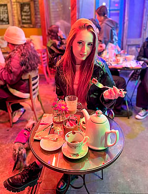 Do you think I’m hot? [F18]'
