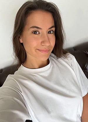Am I hot with my smile out?'