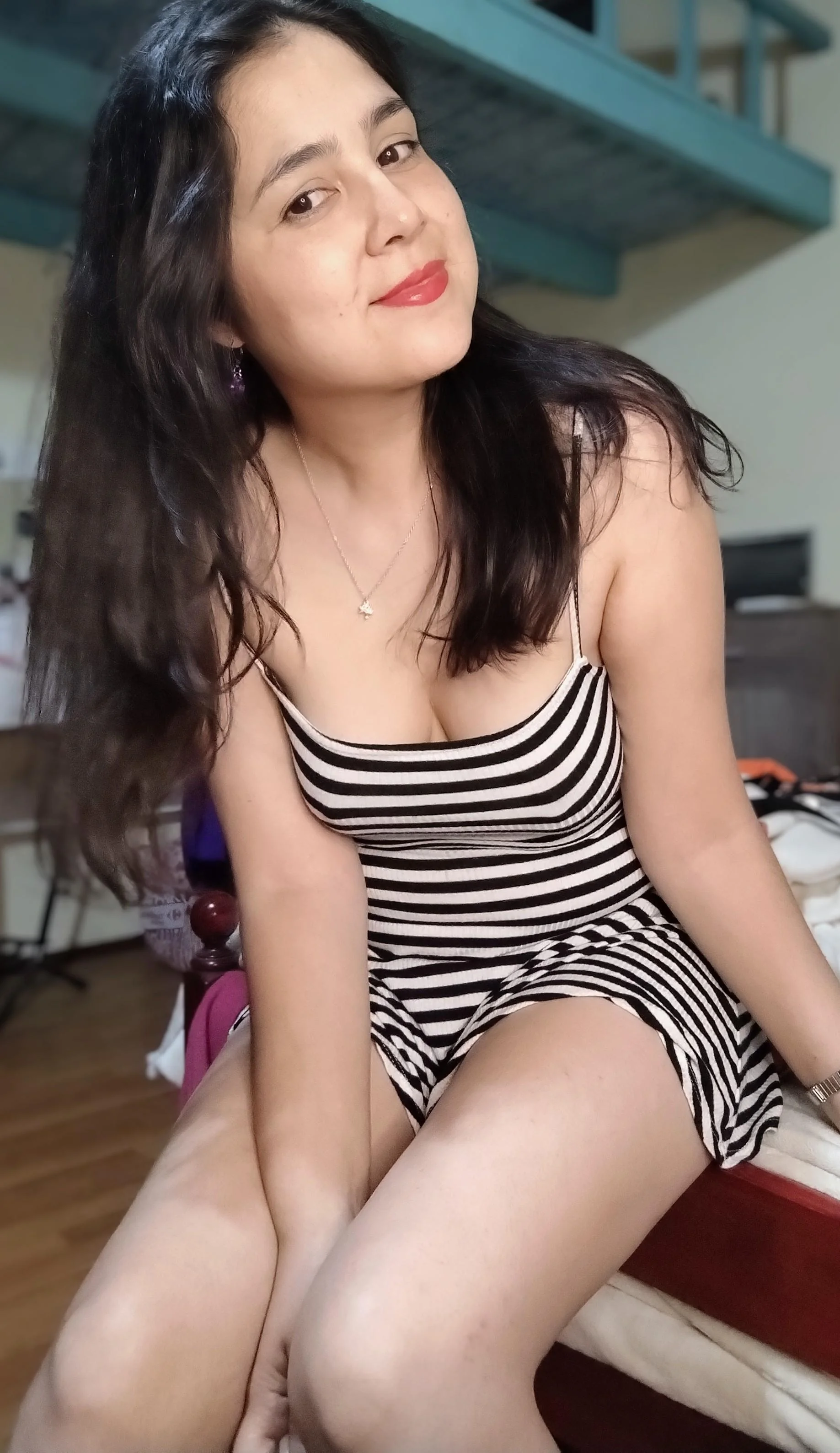 Do I look good in this outfit for a date? picture 1 of 1