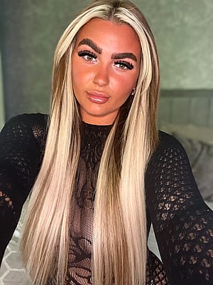 Tell me the truth, I am Hot?'