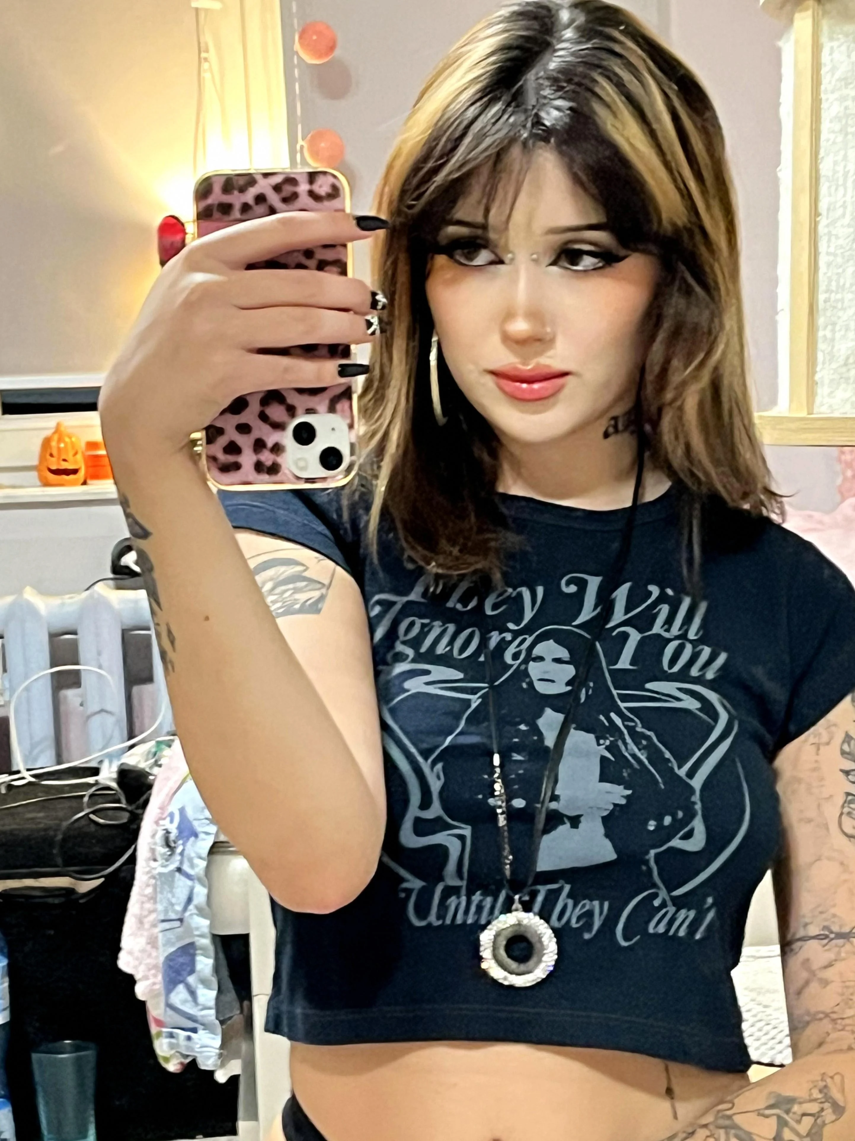 whats ur honest opinion on teen altgirls?? >< picture 1 of 1