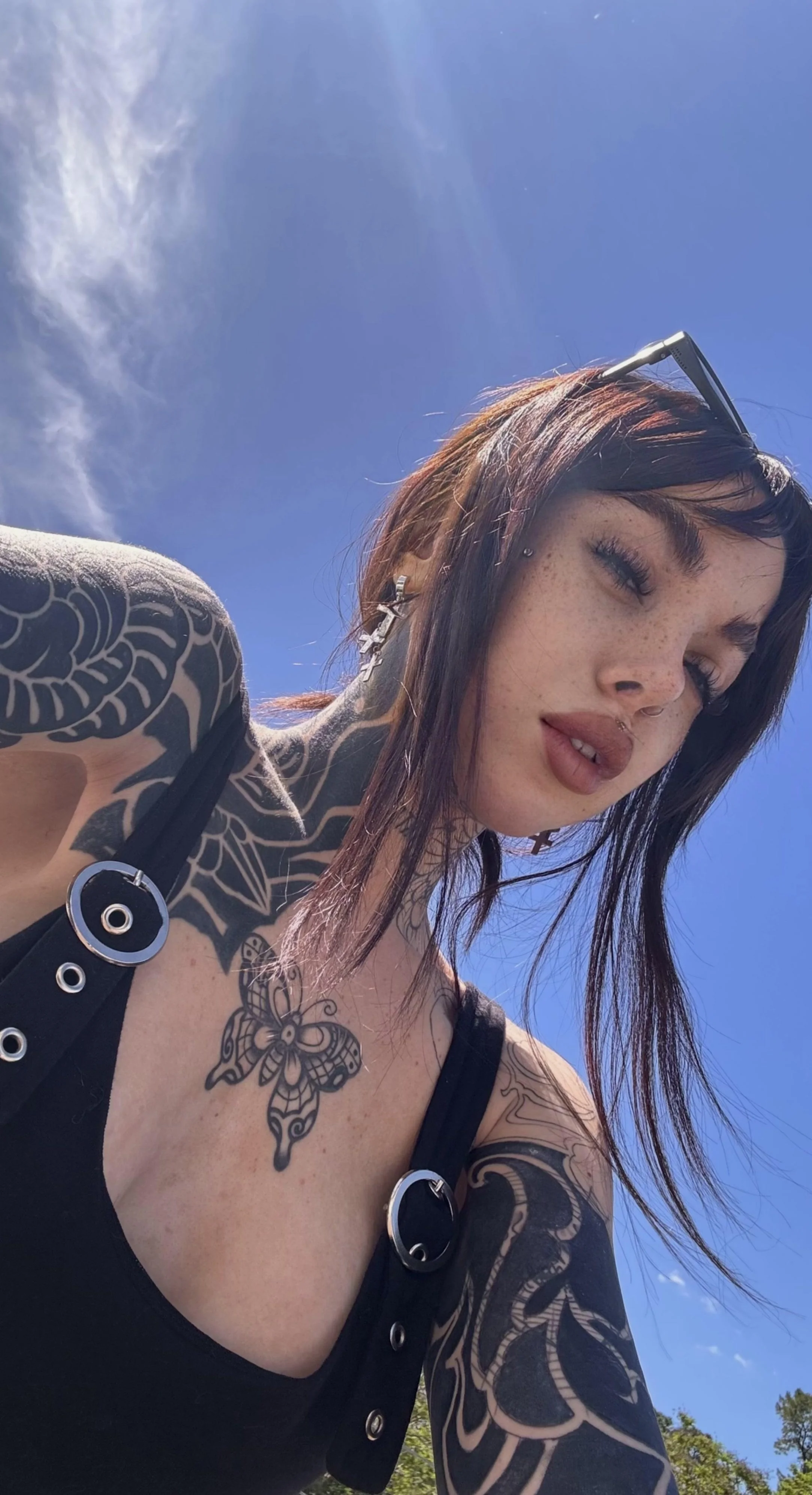 am i a hot inked girl? f27 picture 1 of 1