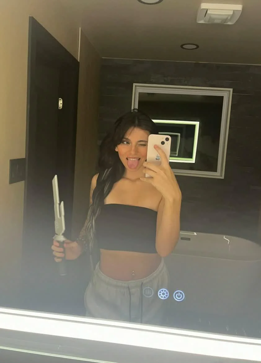 do you think im sexy without being nude picture 1 of 1