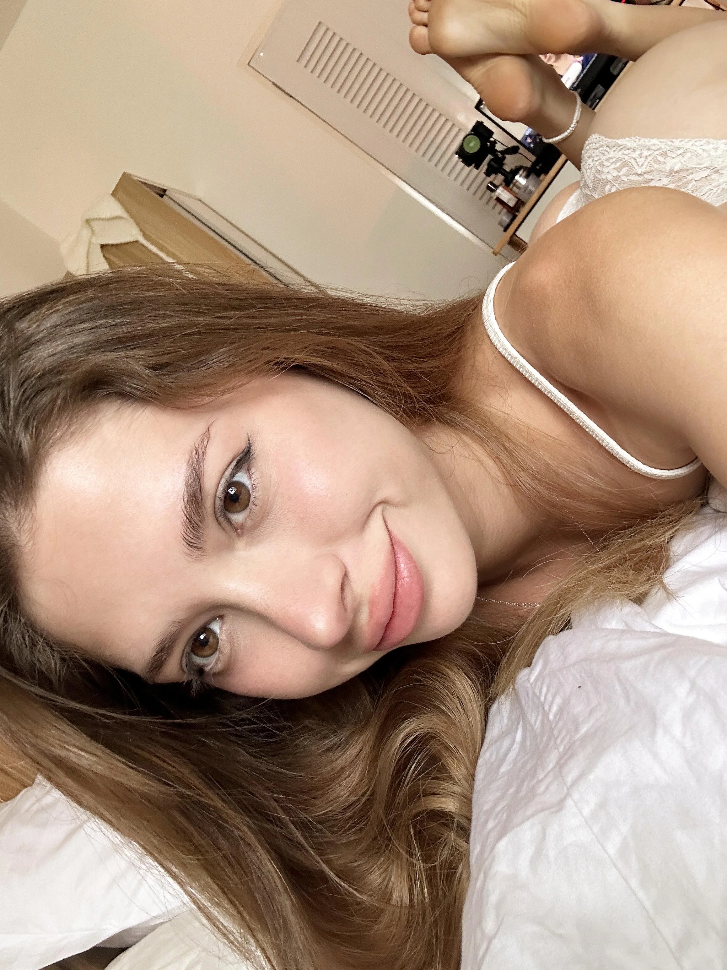 No one can resist my gaze picture 1 of 1