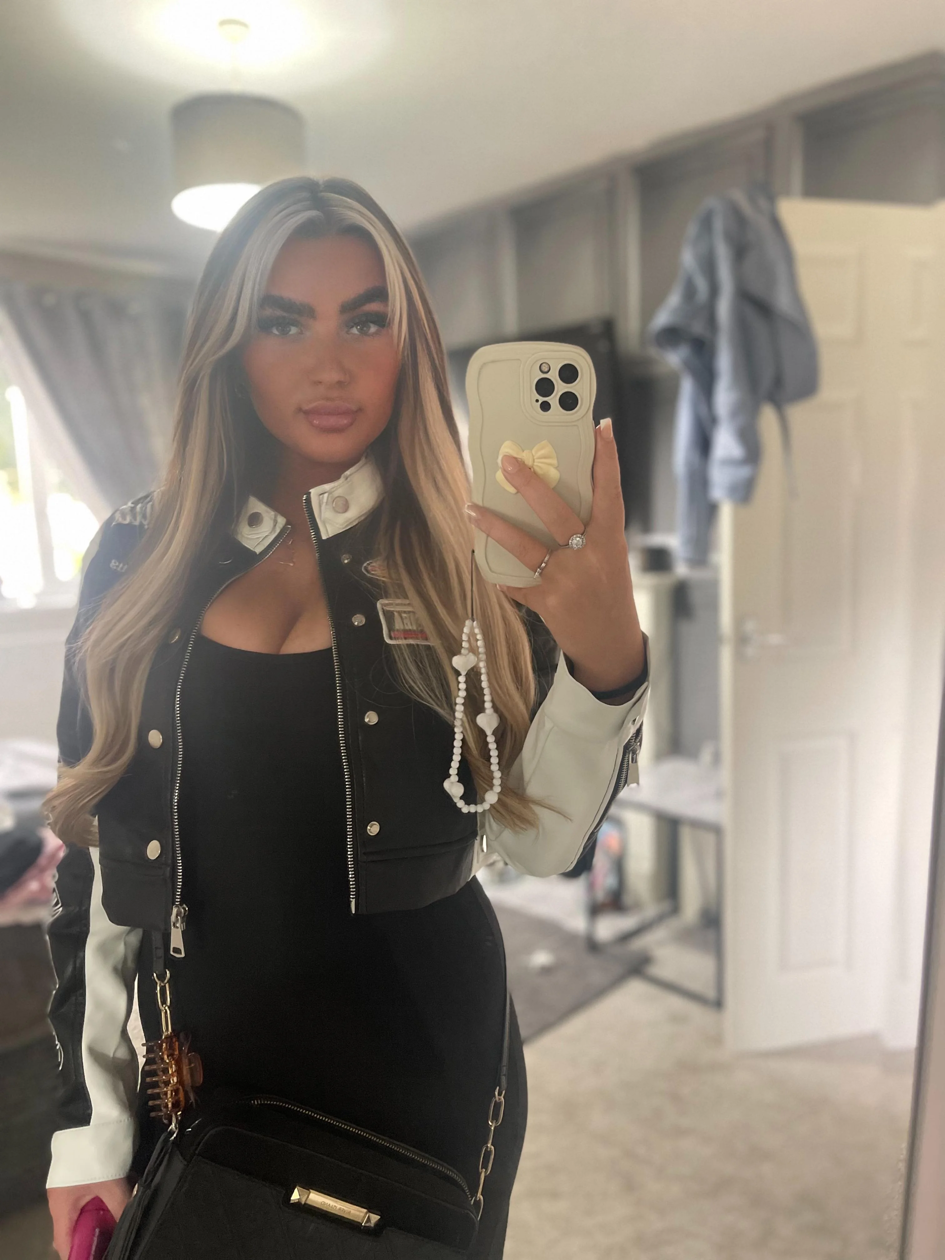 Do I look good? picture 1 of 1