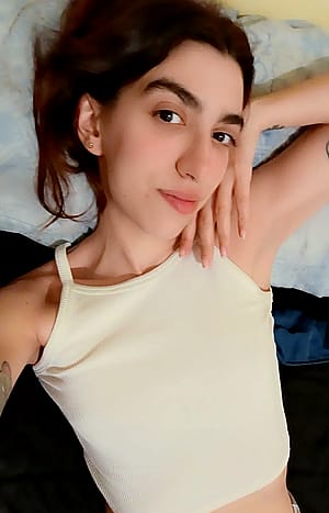 Can u tell me if am i hot?'