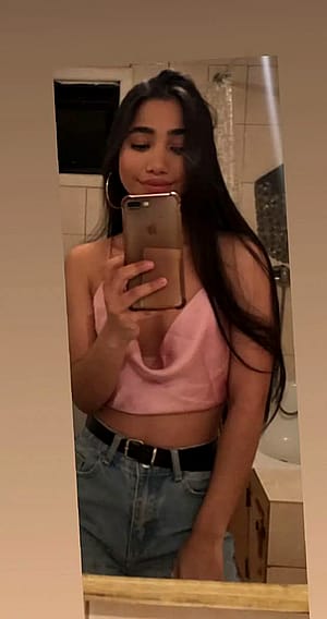 Do I look classy in this outfit'