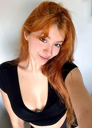 morning selfie, do you think i look cute here?'