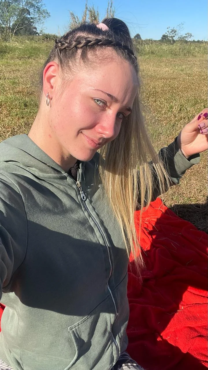 Do you think I'm attractive? picture 1 of 1