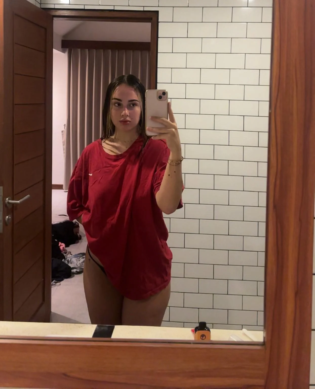pretty enough to be your girlfriend picture 1 of 1