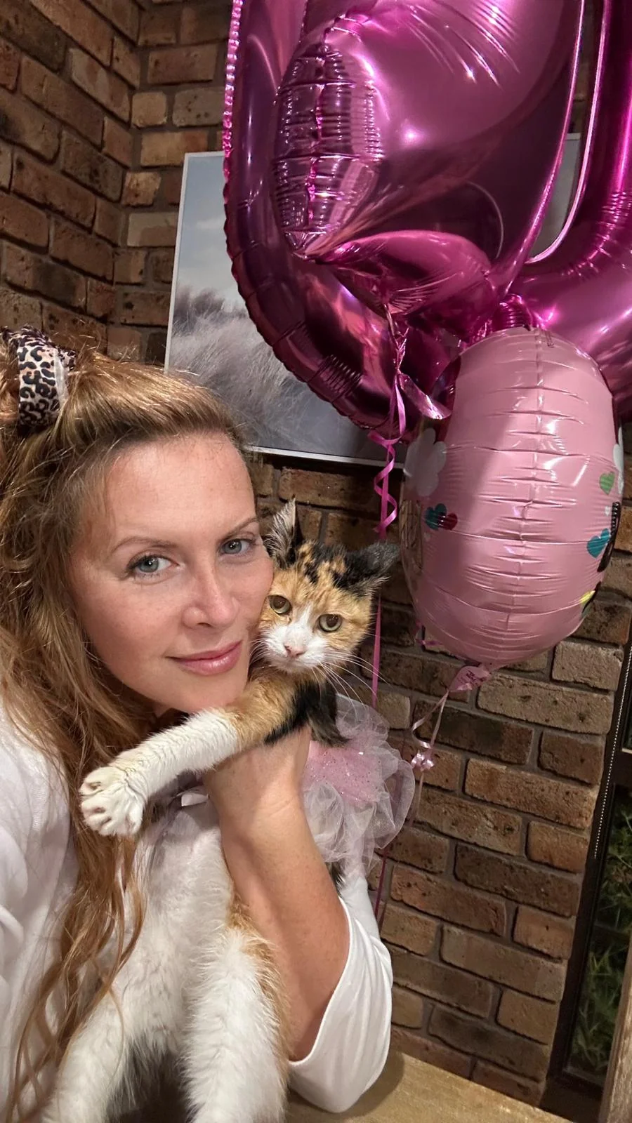 Me with my kittie picture 1 of 1