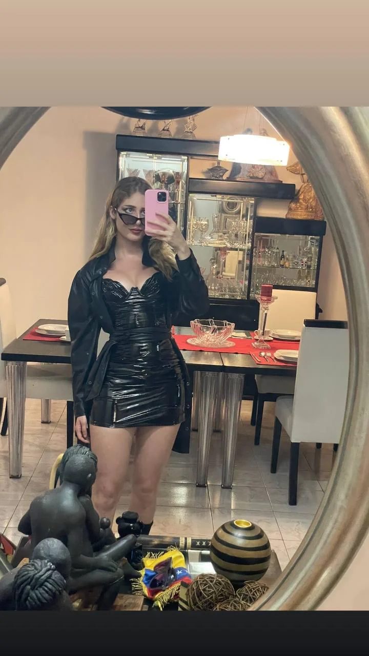 Would you invite me on a date? picture 1 of 1