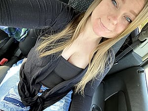 Single 37F Am I hot?'