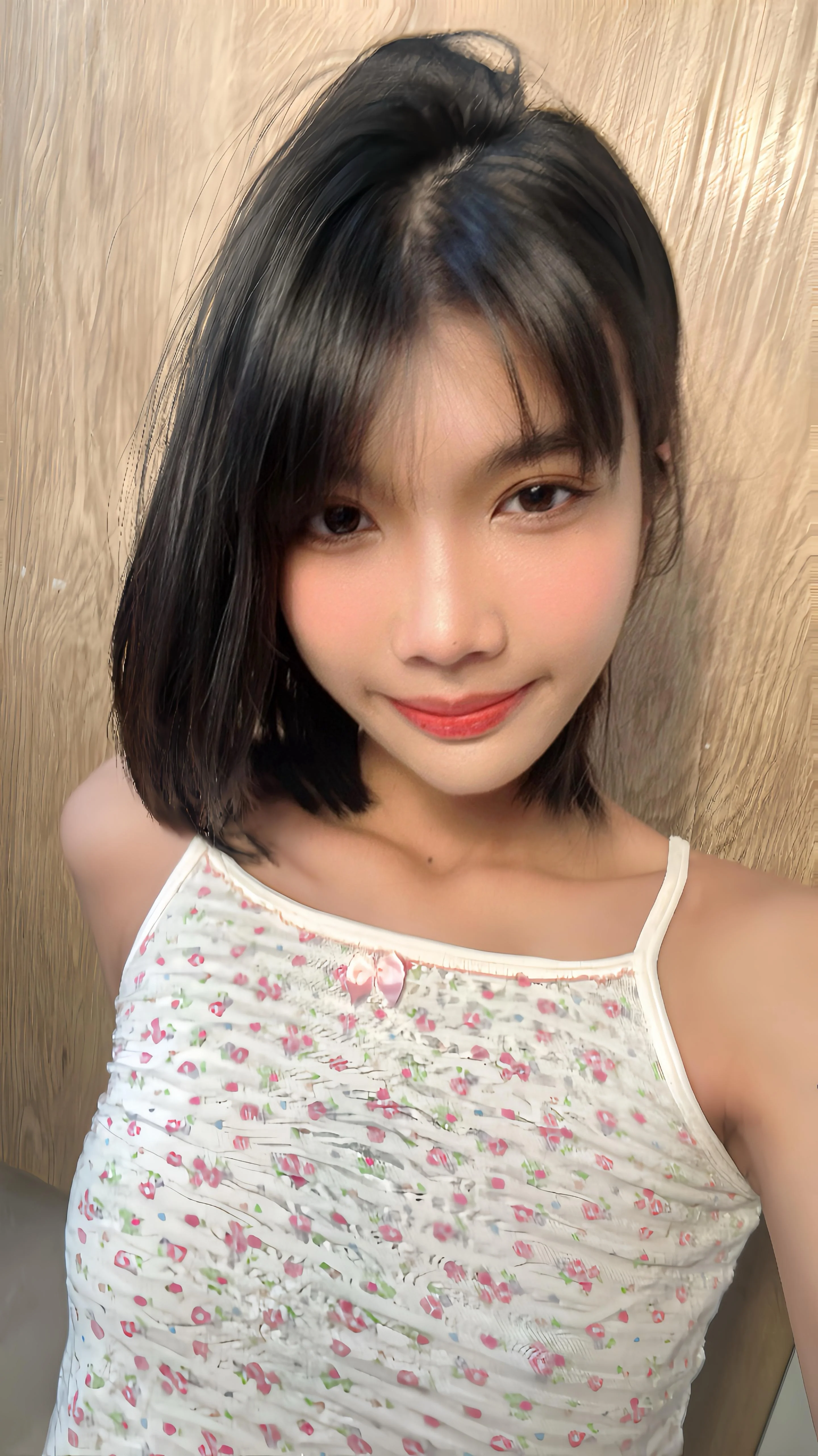 Am I cute and attractive? picture 1 of 1