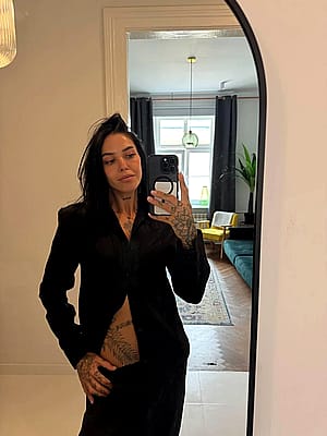 so how would you describe a classy girl? do i fit in there?'