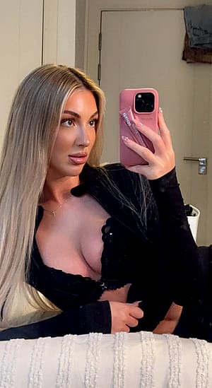I love teasing you with my petite cute little body'