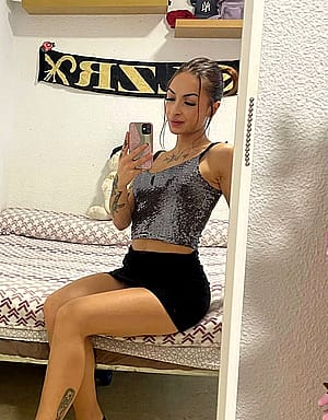 do i look like i am hot?'