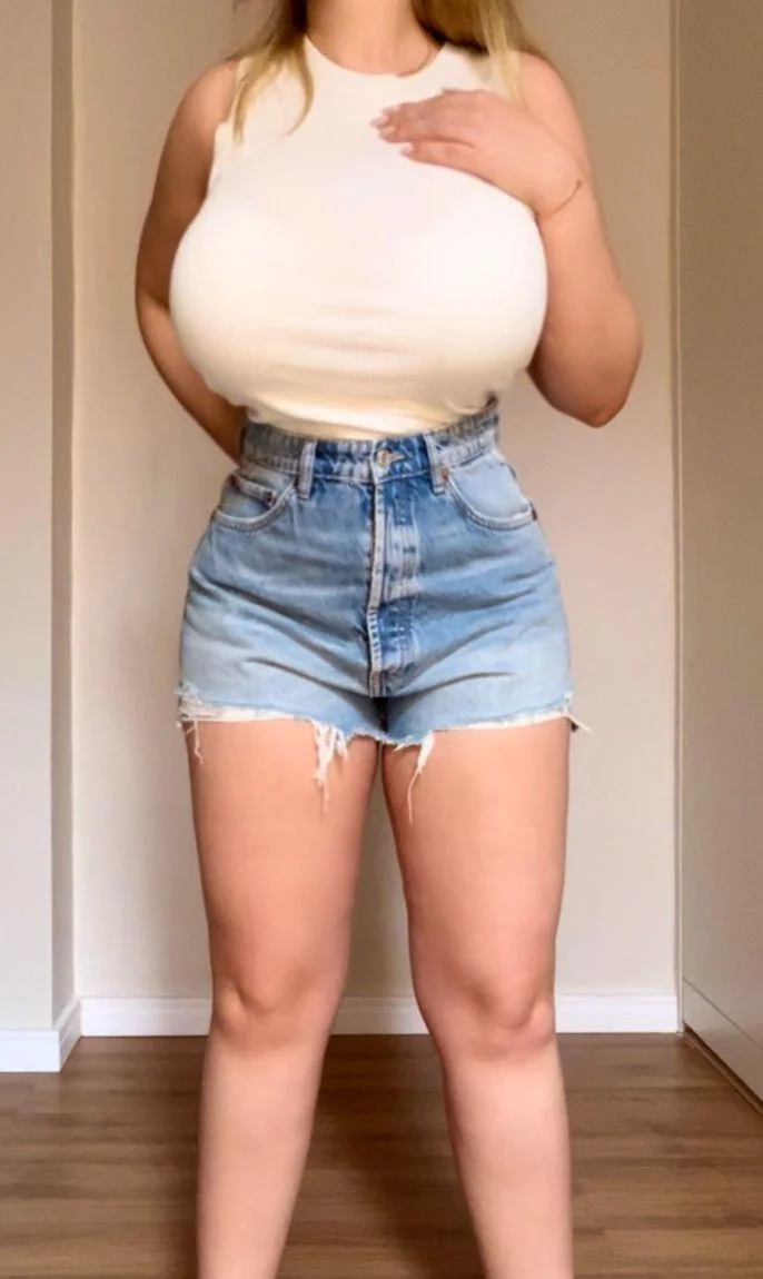 Do I look sexy in my jean shorts? picture 1 of 1