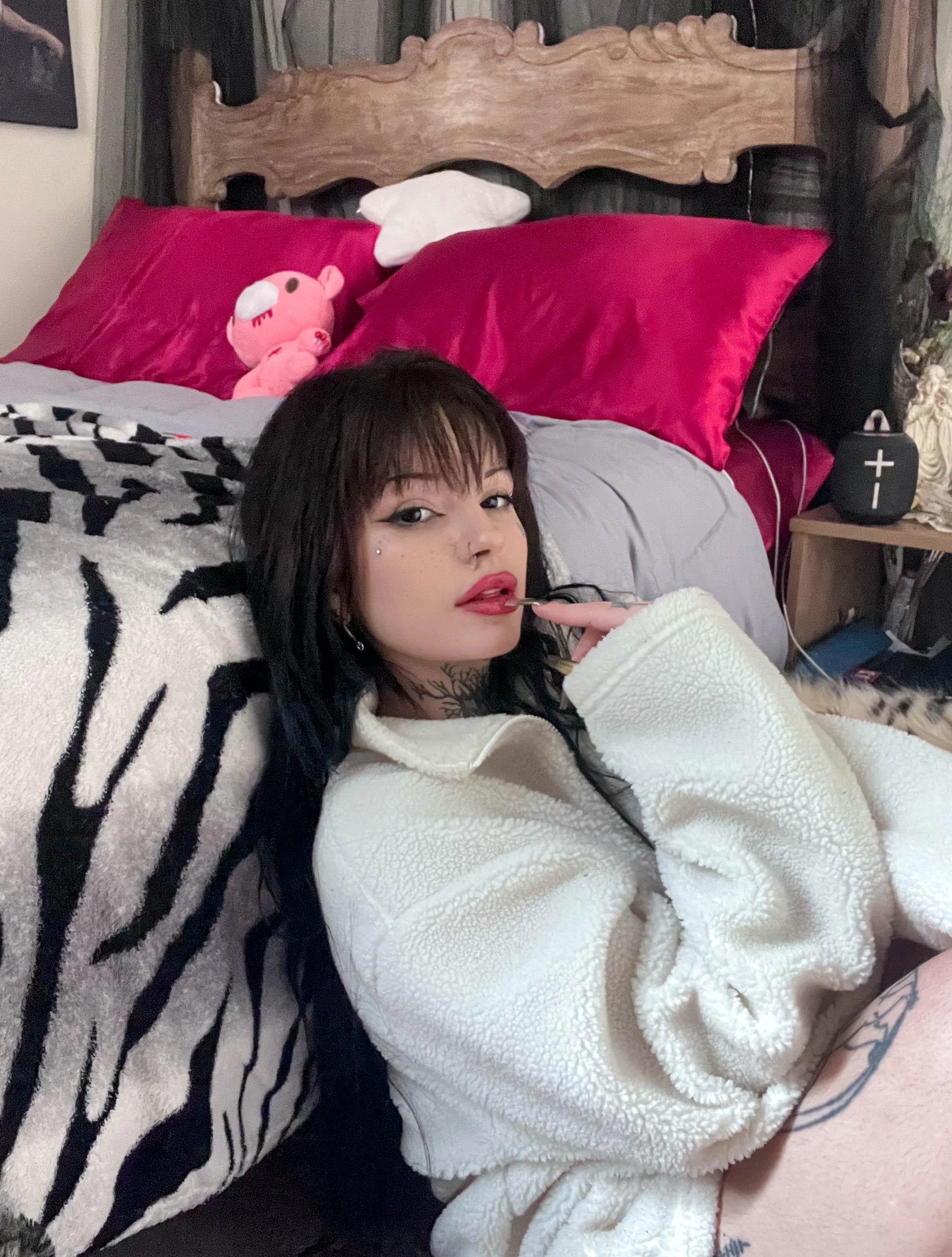 Am i hot enough to be your girlfriend? picture 1 of 1